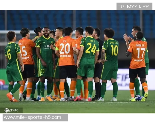 国安主帅解释半场换三人意图在于调整战术以扭转局势